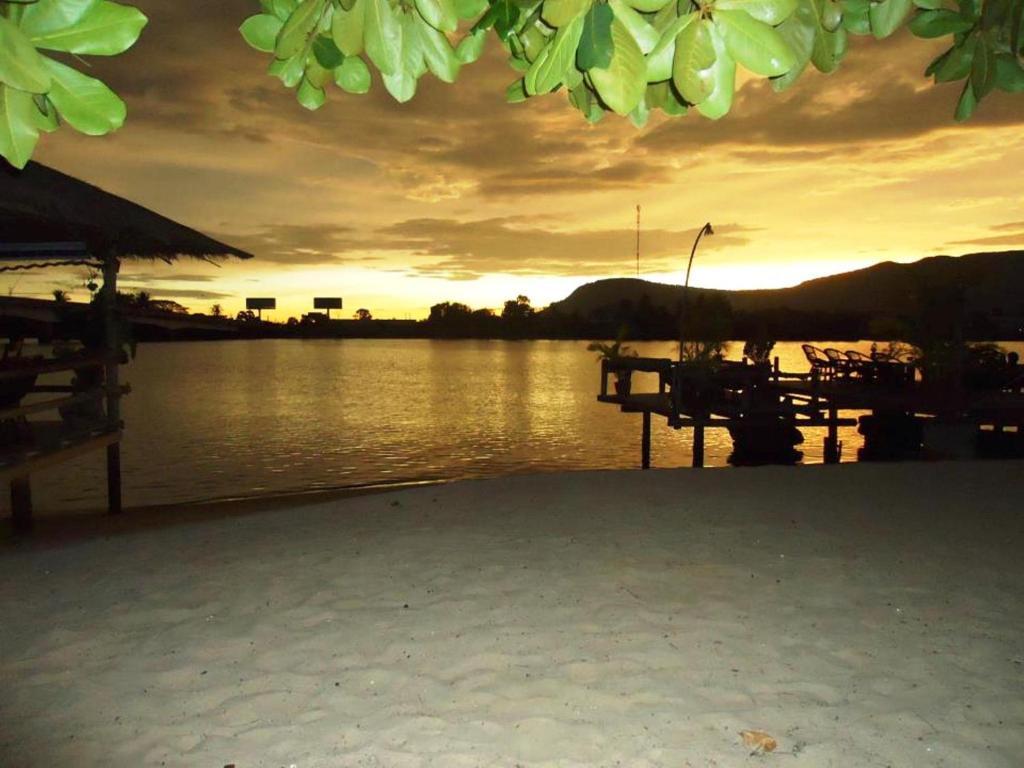 Nyny Hotel Kampot Eksteriør bilde