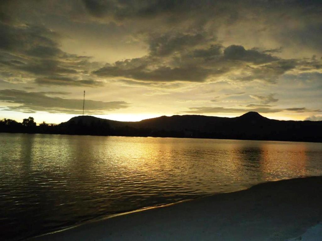 Nyny Hotel Kampot Eksteriør bilde